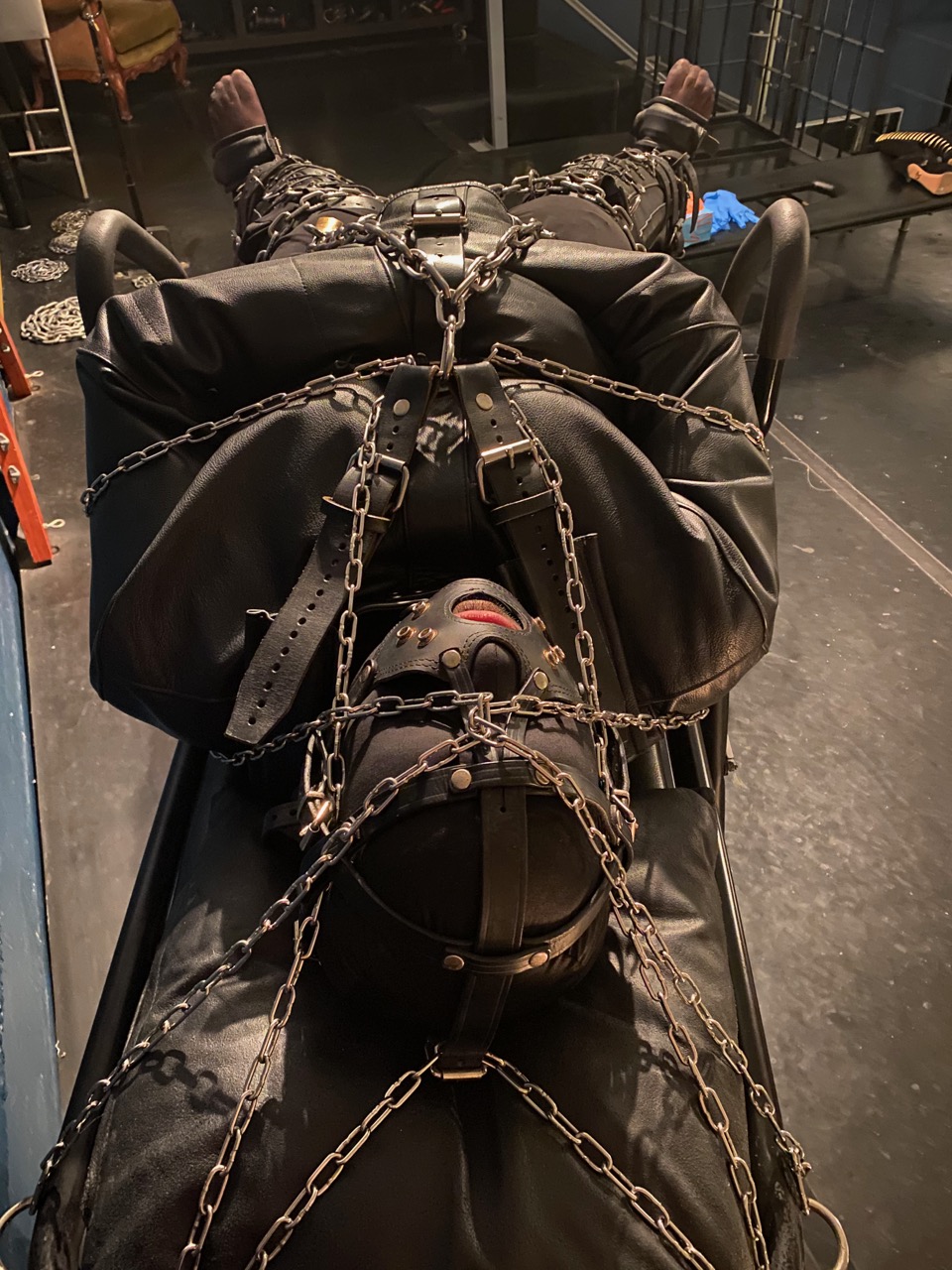 Removed from the rush – durational bondage